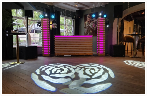 Trouwen en Feesten Bij Peerke Donders in Tilburg, Two Discjockeys