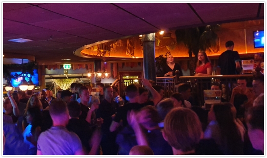 DJ Show, Après Ski Feest in Schiedam, Two Discjockeys Drive in Shows